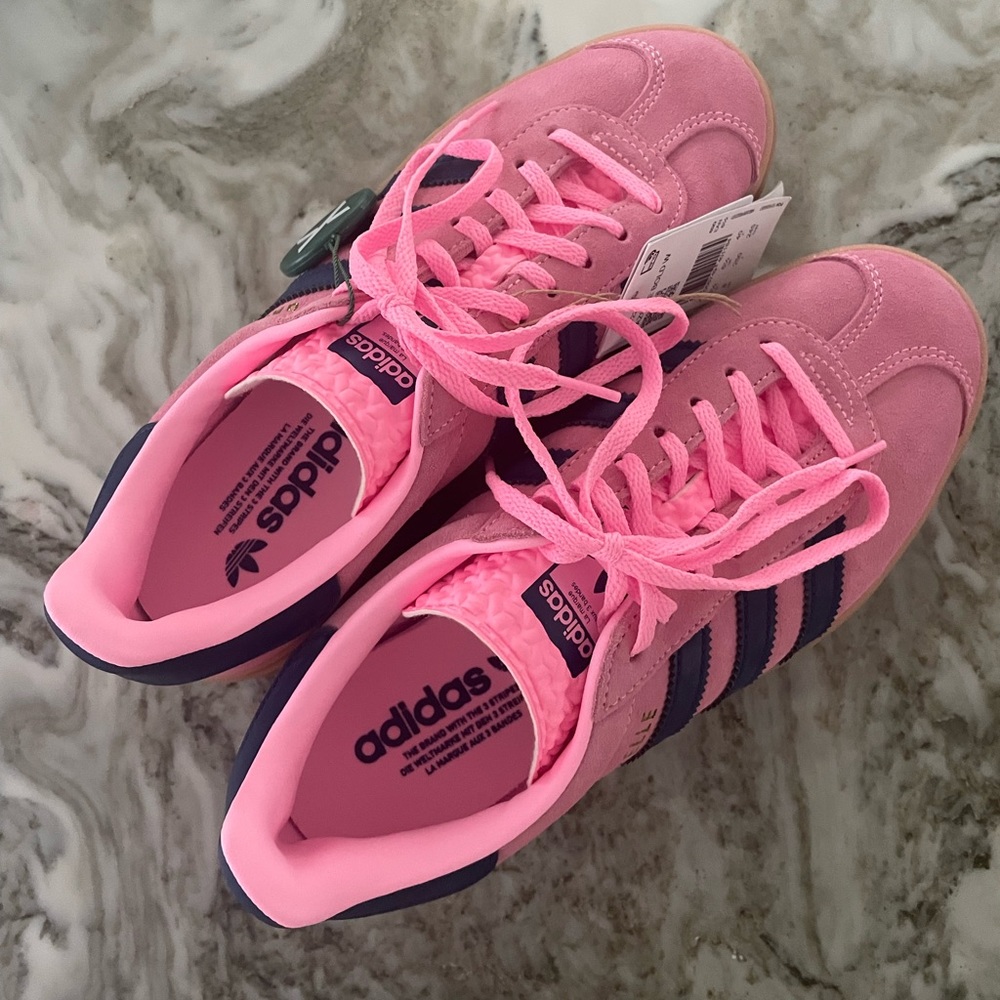 Adidas gazelle pink bold us 8 (never worn)